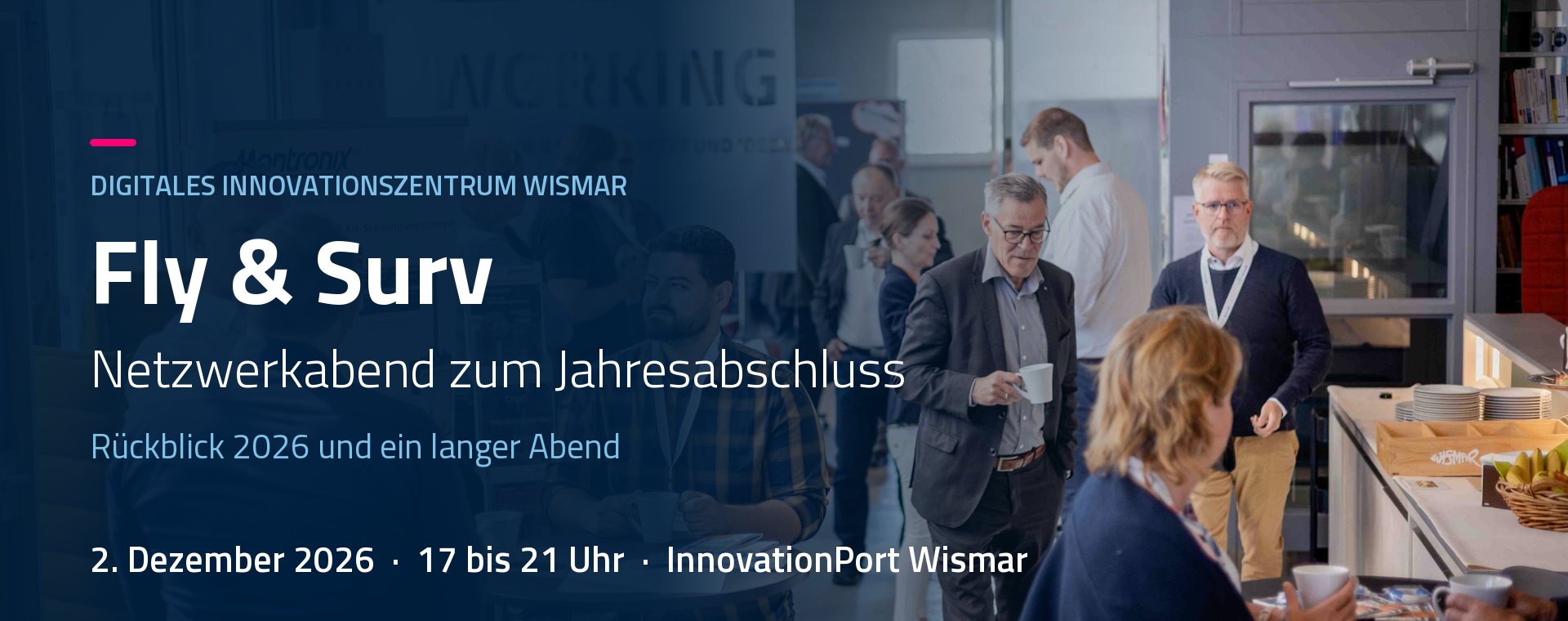 Gäste im Gespräch beim Fly &amp; Surv Netzwerkabend im InnovationPort Wismar